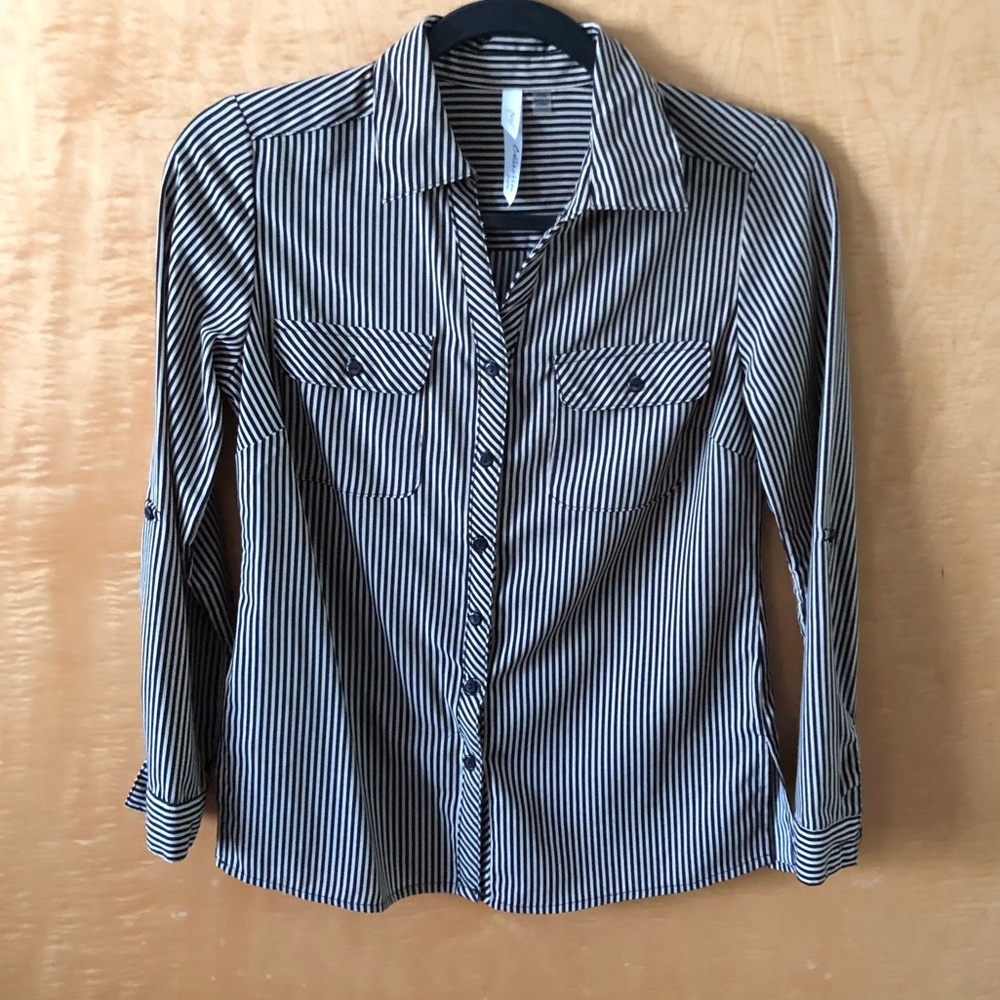 Black and Tan Work Top